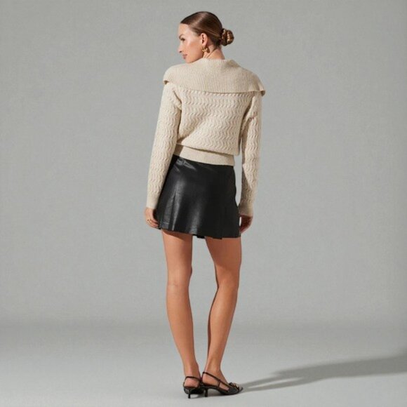 NWT ASTR Xanthe Wool Blend Oversize Collar Sweater One Size - Picture 6 of 10